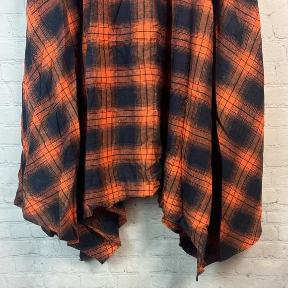 BloomChic Asymmetrical Plaid Flannel Skirt in Orange and Blue Plus Size 2X - Picture 5 of 6